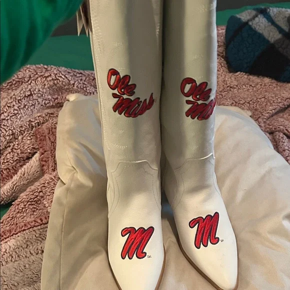 Ole Miss Women's Cream Heeled Boots with Red Embroidery - Picture 6 of 6